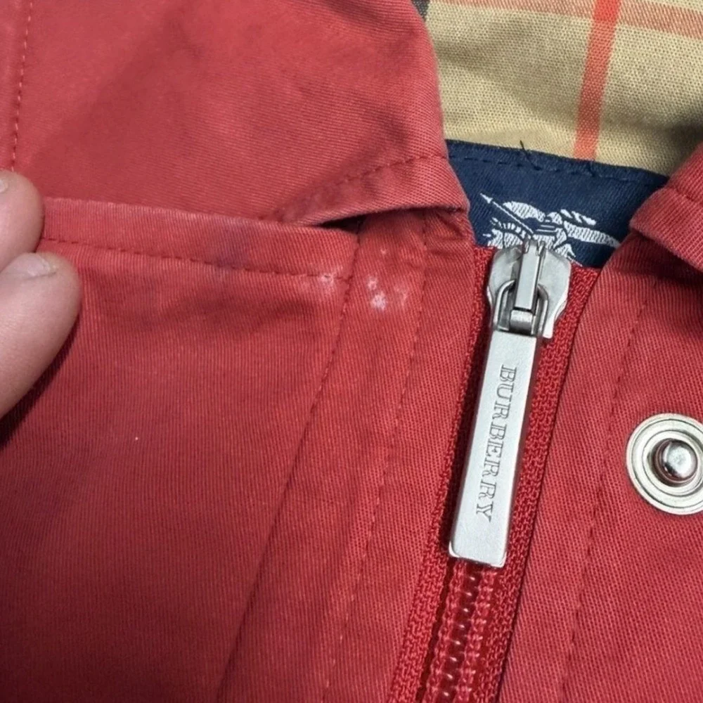 Burberry London Red Hooded parka Barn Jacket Nova Check Lining Womens Coat - Picture 4 of 10